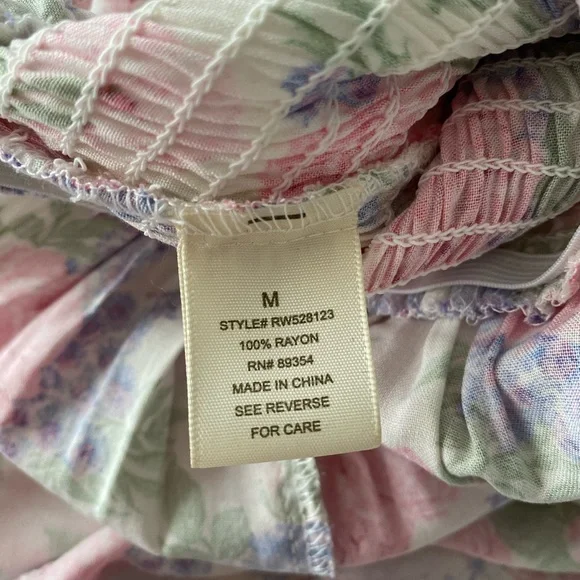 NWT Floral Smocked Puff Sleeve Midi Dress - Picture 11 of 16